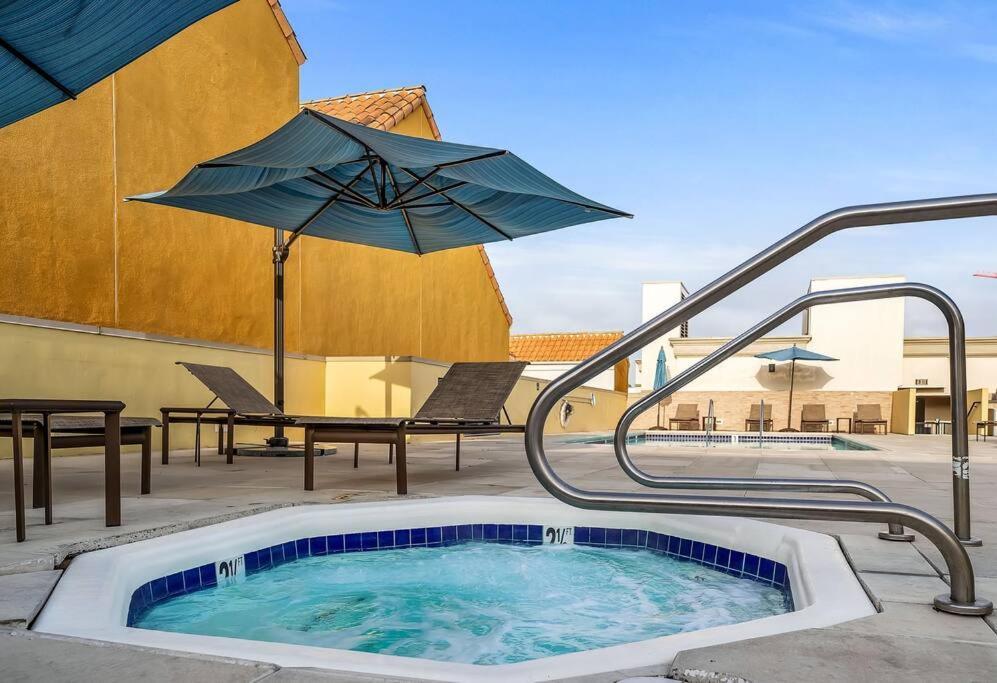 Stylish In Sunny Santa Monica Walk To Beach & Pier Лос-Анджелес Экстерьер фото